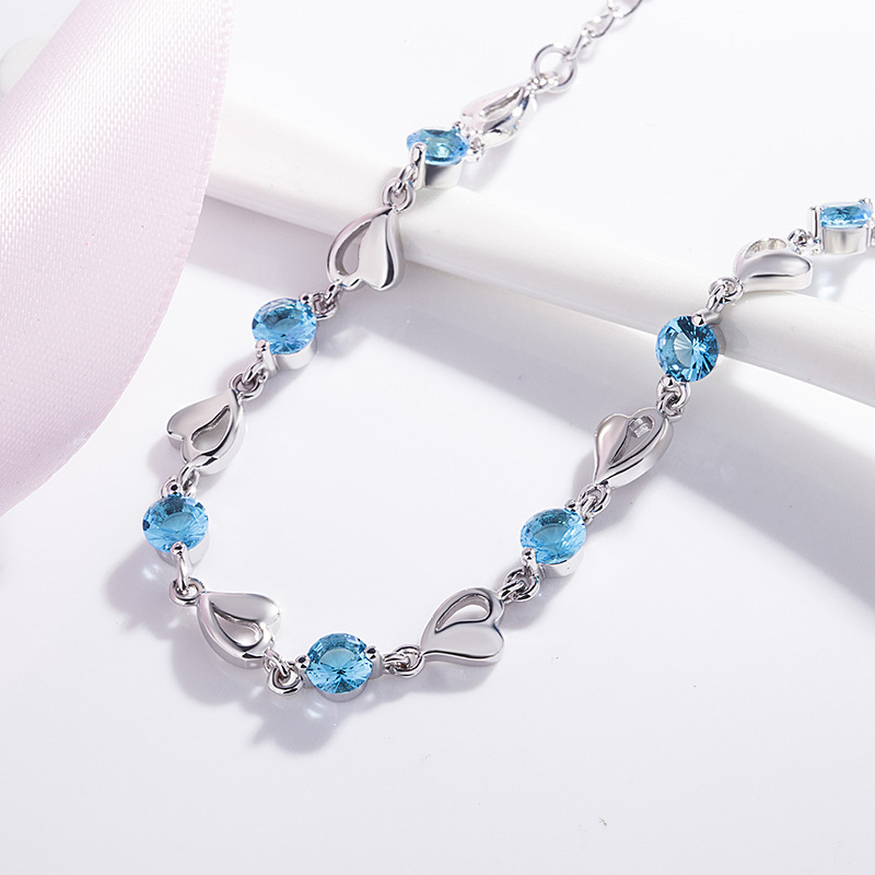 Korean Copper-plated Blue Crystal Heart-shaped Bracelet Wholesale display picture 5