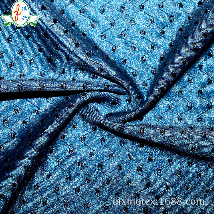 厂家供销新面料锦涤氨混纺提花针织面料染色服装面料W形状提花布