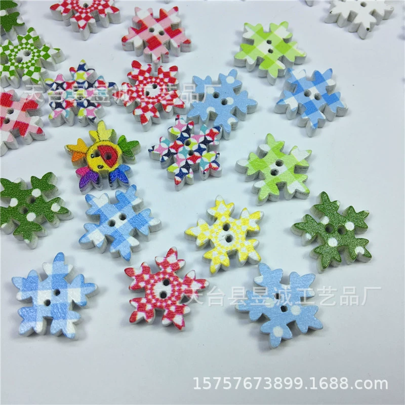 В наличии оптом Новая Рождественская Снежинка древесная стружка Кнопка цветная печать деревянная кнопка DIY Кнопка Аксессуары для одежды