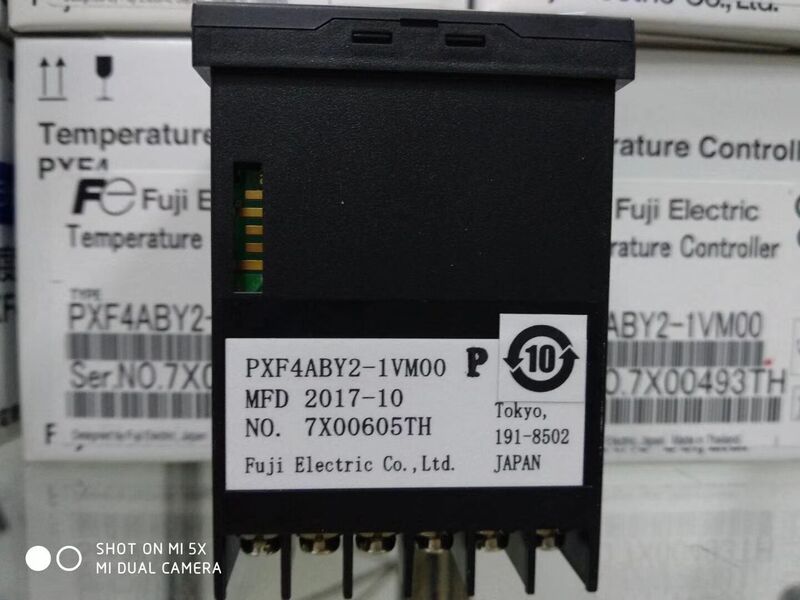 Fuji temperature control meter PXF4AEY2-1W100