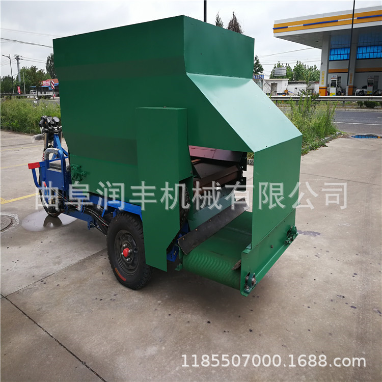 天津柴油撒料车价格 料槽送料喂料车