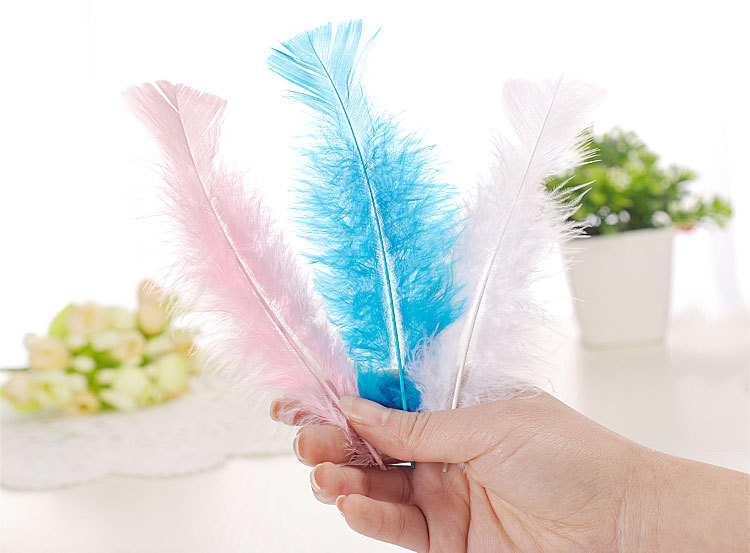 Factory direct supply of colorful Turkey feathers, pointed-tail down and feathers, handcrafted DIY Christmas ball decorations wholesale detail image 1