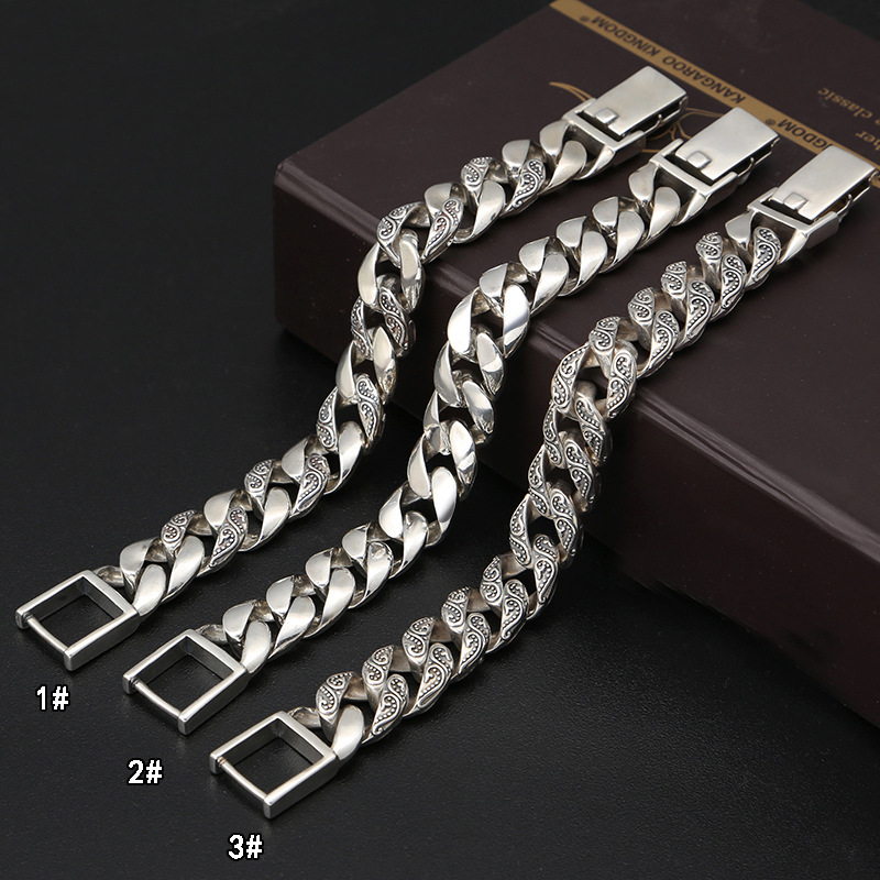 trend fashionable retro accessory