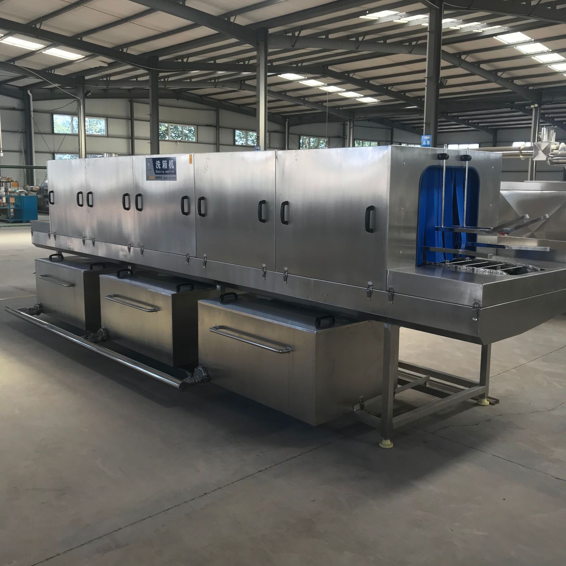 全自动连续式周转筐清洗机 料盘去污清洗机 海鲜肉食品筐清洗机