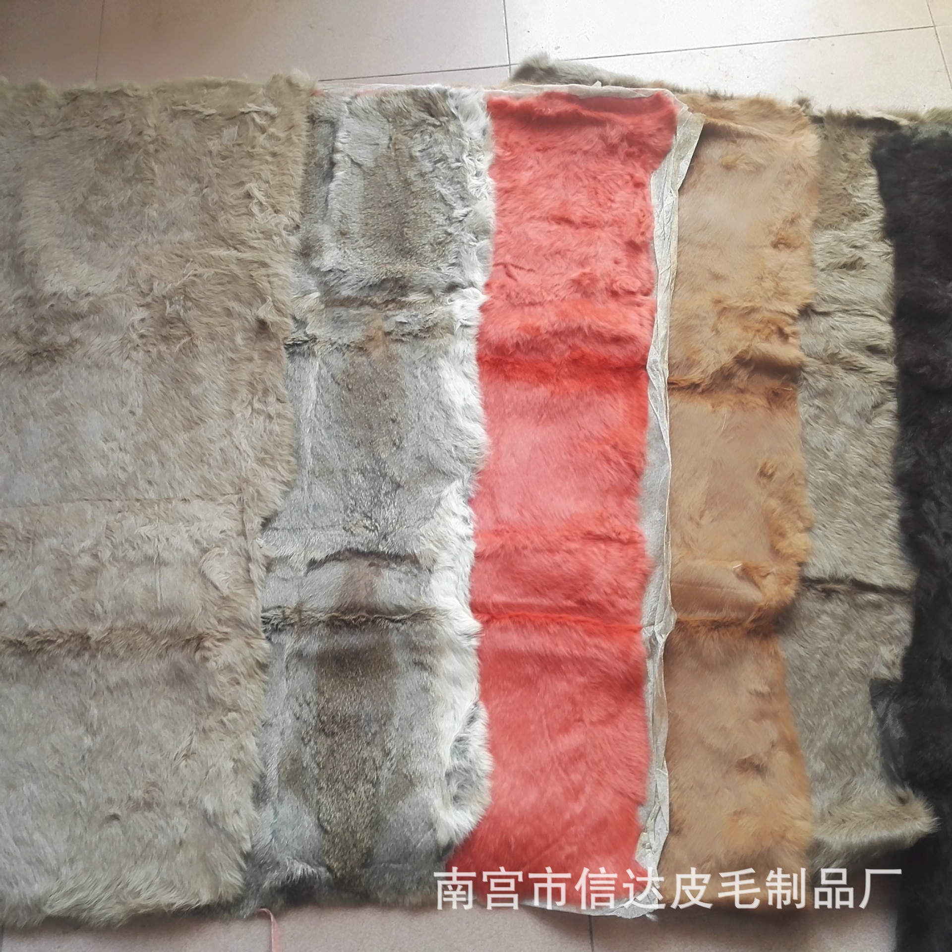 厂家直销优质   家兔整皮褥子皮草服装鞋口原料兔毛褥子