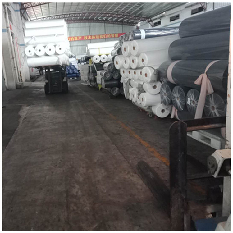 工厂批发pp纺粘无纺布 环保不起毛箱包内托鞋子贴合用 红色无纺布