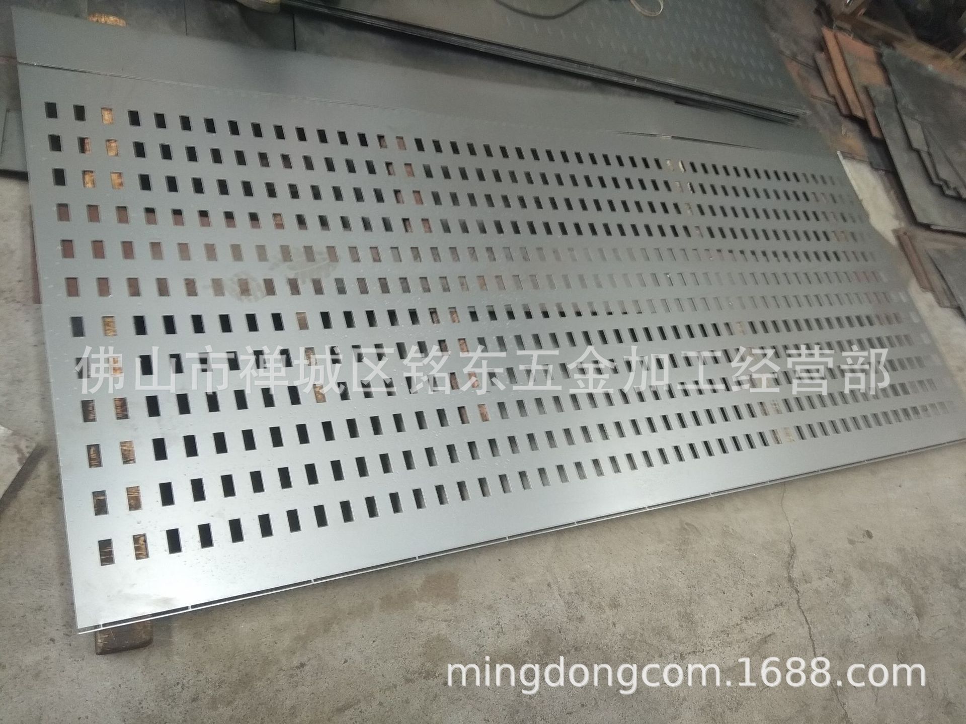 佛山铭东数控冲孔厂 板材冲孔加工 机箱孔加工 散热百叶冲孔加工