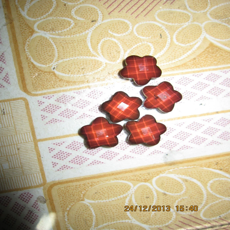 Специализируется на производстве кольца, меняющих цвет, меняющих настроение, меняющих цвет колец, чувствительных к температуре, меняющих цвет колец, меняющих цвет бусинок, меняющих настроение, меняющих цвет