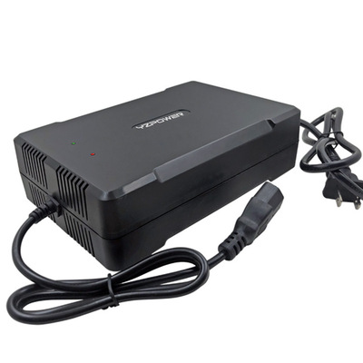 YZPOWER 7.4V三元锂电池充电器 8.4V 20A防水充电器
