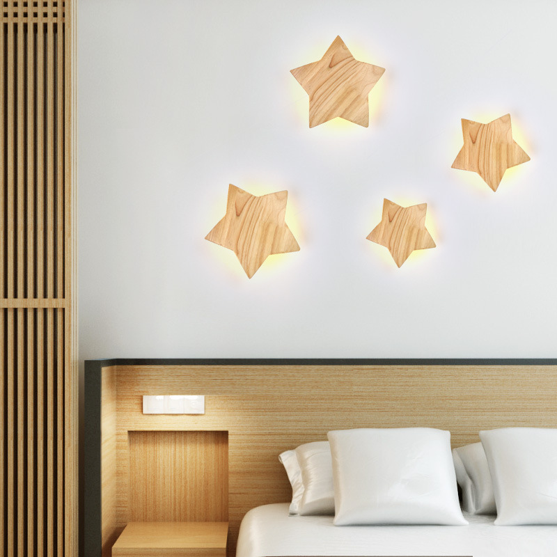 Nueva lámpara de pared de madera maciza creativa sala de estudio de madera lámpara japonesa y coreana moderna LED estrella niños lámpara de pared decorativa