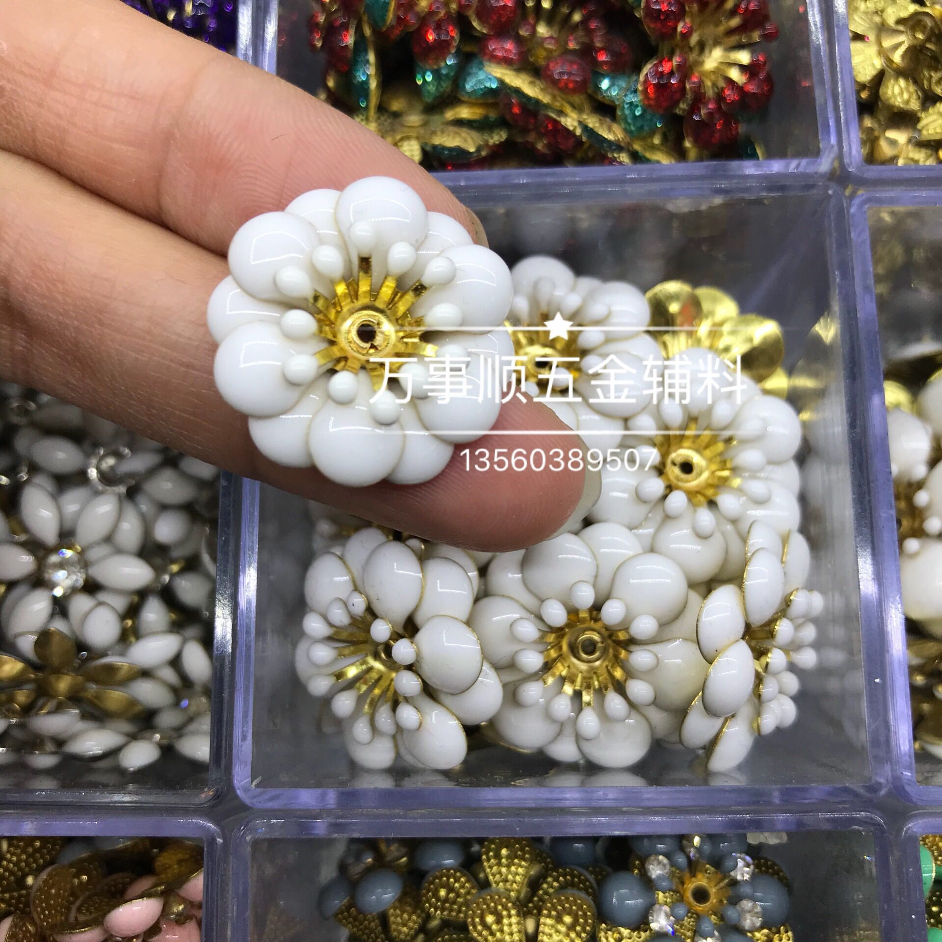 白色滴胶花 大小款花 滴油白色小花 金属白色花饰 双层小花发饰品-阿里巴巴