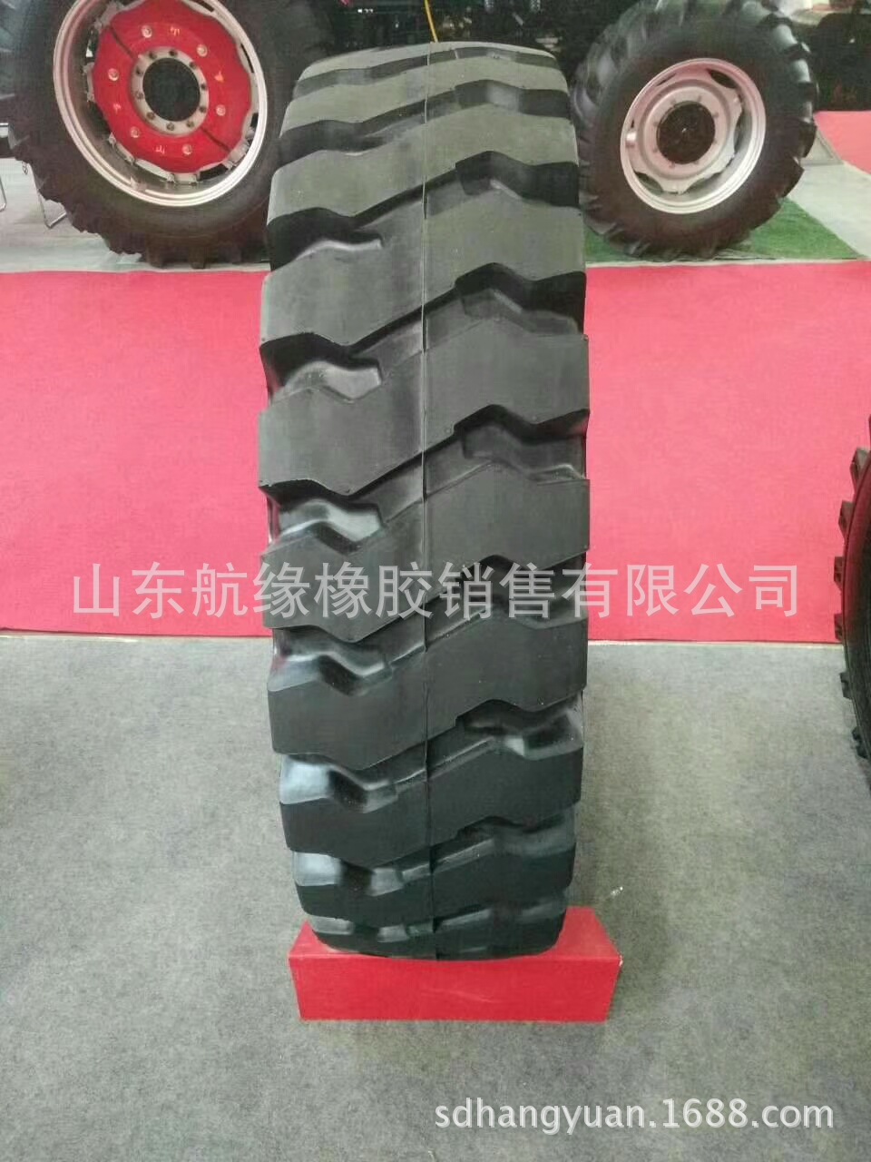 1300-25 矿用载重轮胎 自卸车宽体车轮胎卡货车轮胎厂家批发三包