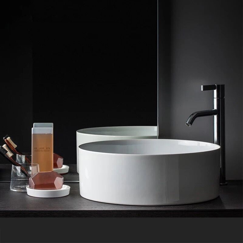 Fábrica al por mayor ultra delgada Mesa Redonda lavabo cuarto de baño pequeño apartamento lavabo piscina lavabo de cerámica tamaño pequeño