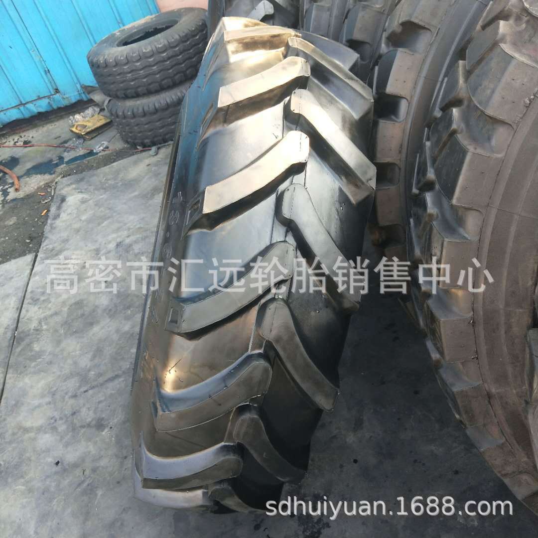 批发农用水田车拖拉机轮胎13.6-24人字花纹