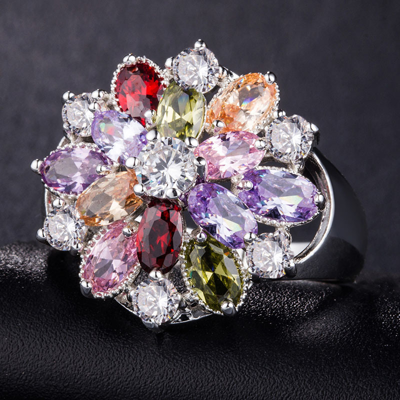Creative Fashion Copper Inlaid Color Zircon Flower Shape Ring display picture 3