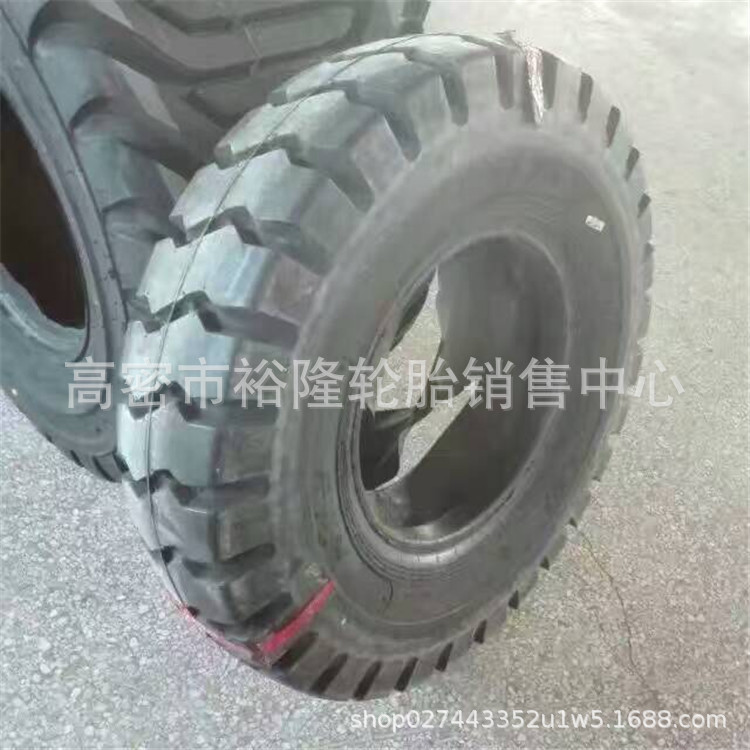 自卸车轮胎11.00-20 矿用工程轮胎1100-20