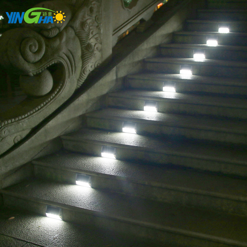 太阳能户外人体感应引路阶梯灯 家用庭院墙壁灯 防水拐角篱笆灯