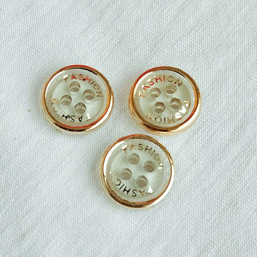 厂家批发 ABS塑料电镀激光英文四眼钮扣  白底细边金色衬衫扣子