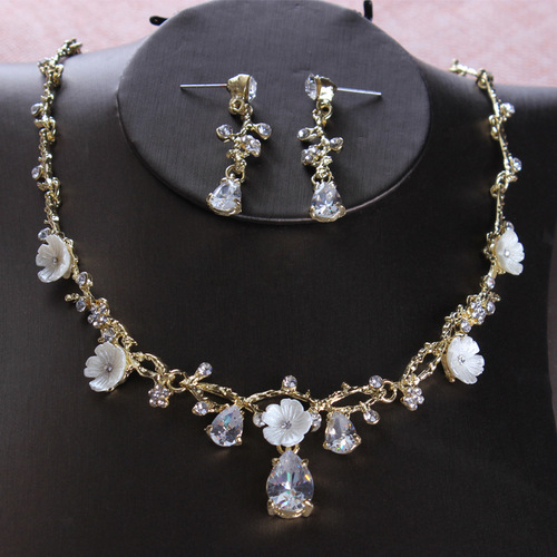 Bride's exquisite drop-shaped zircon necklace and earrings set Korean style wedding dress accessories factory direct sale
