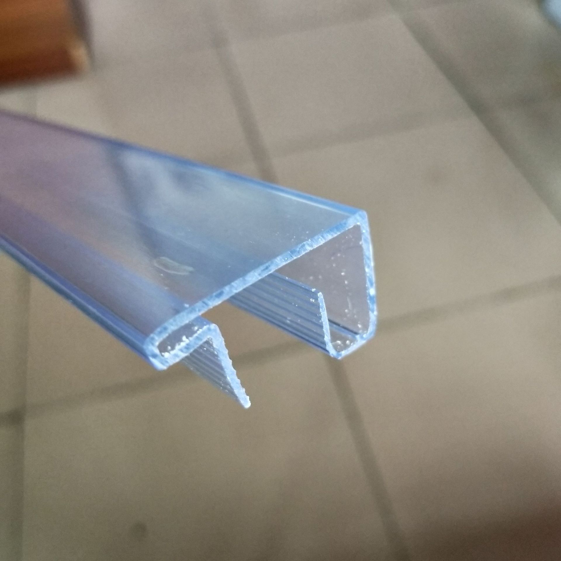 挤塑工厂大量供应ABS塑料拉手 pvc异型材 可按需要生产 质量稳定