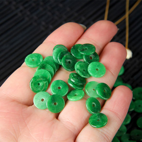 伟德国际翡翠挂件绳孔打斜割绳子怎么处理？