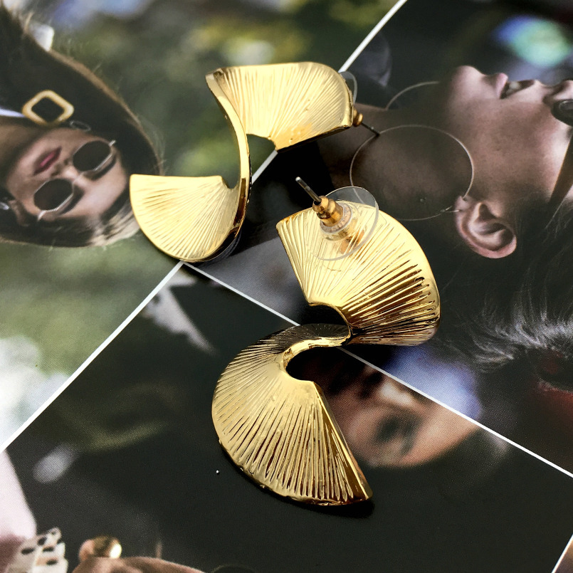 Plating Design 1 Pair Retro Lady Geometric Plating Metal Ear Studs