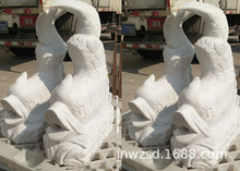 天然漢白玉石雕魚噴水圖片 大理石吐水石魚生產廠家