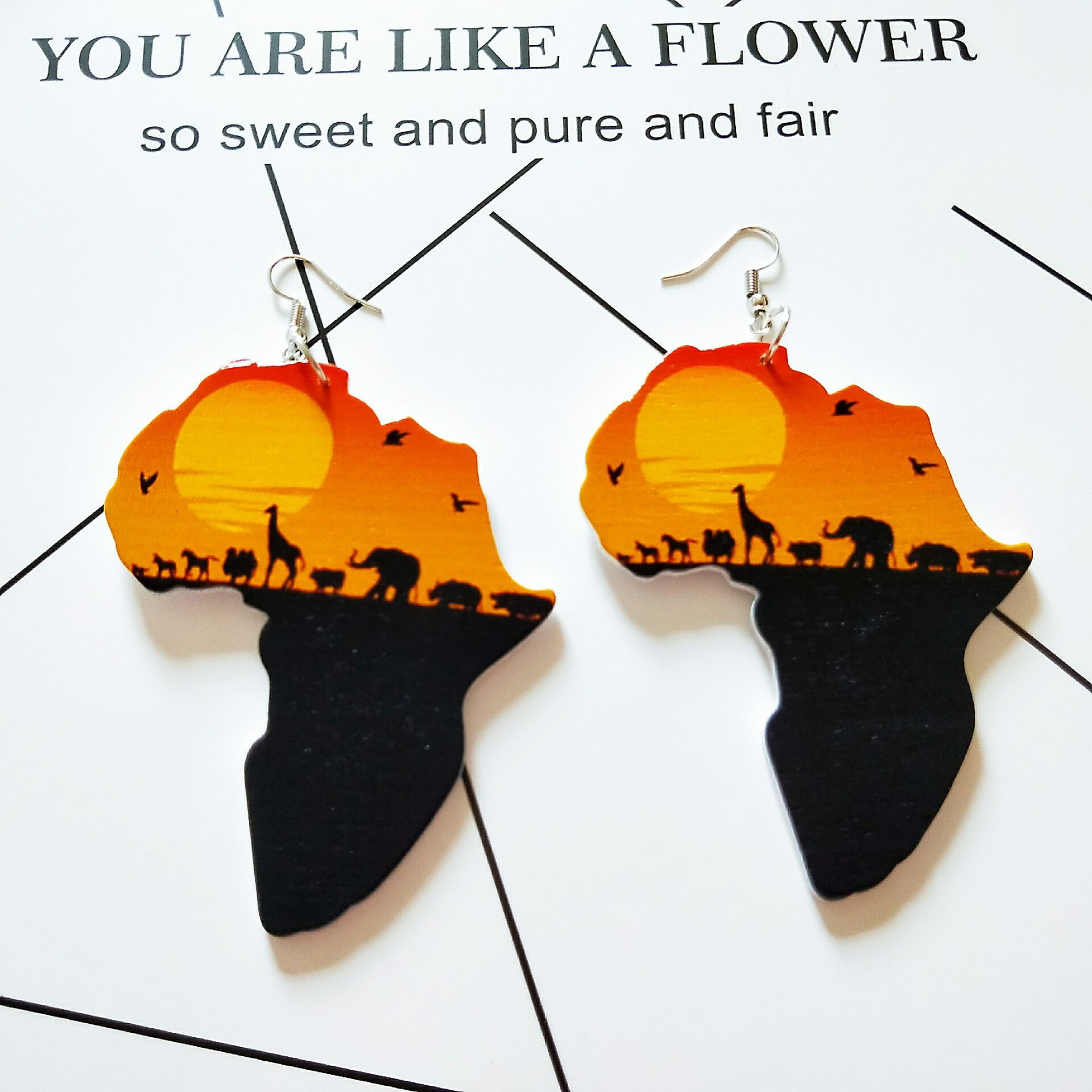 Retro Africa Map Pattern Wooden Earrings display picture 5