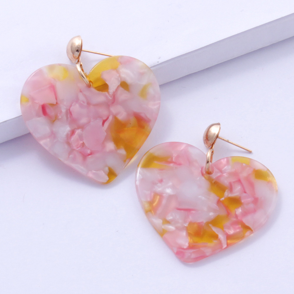 Boucles D&#39;oreilles En Acrylique En Forme De Coeur display picture 5