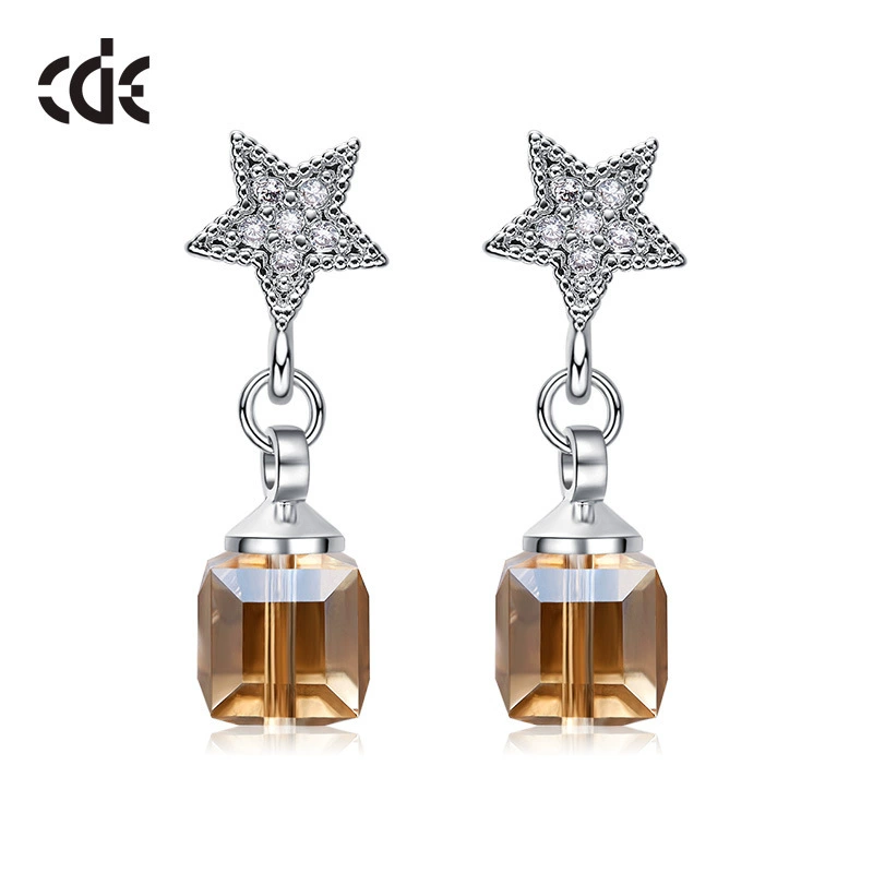 Fashionable universal creative earrings, simple and elegant design, wholesale