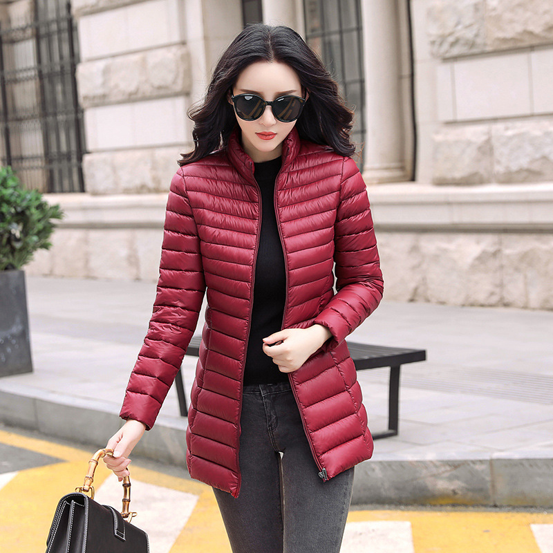 Chaqueta larga ligera de plumón para mujer — estilo coreano ajustado, cálida y elegante para invierno