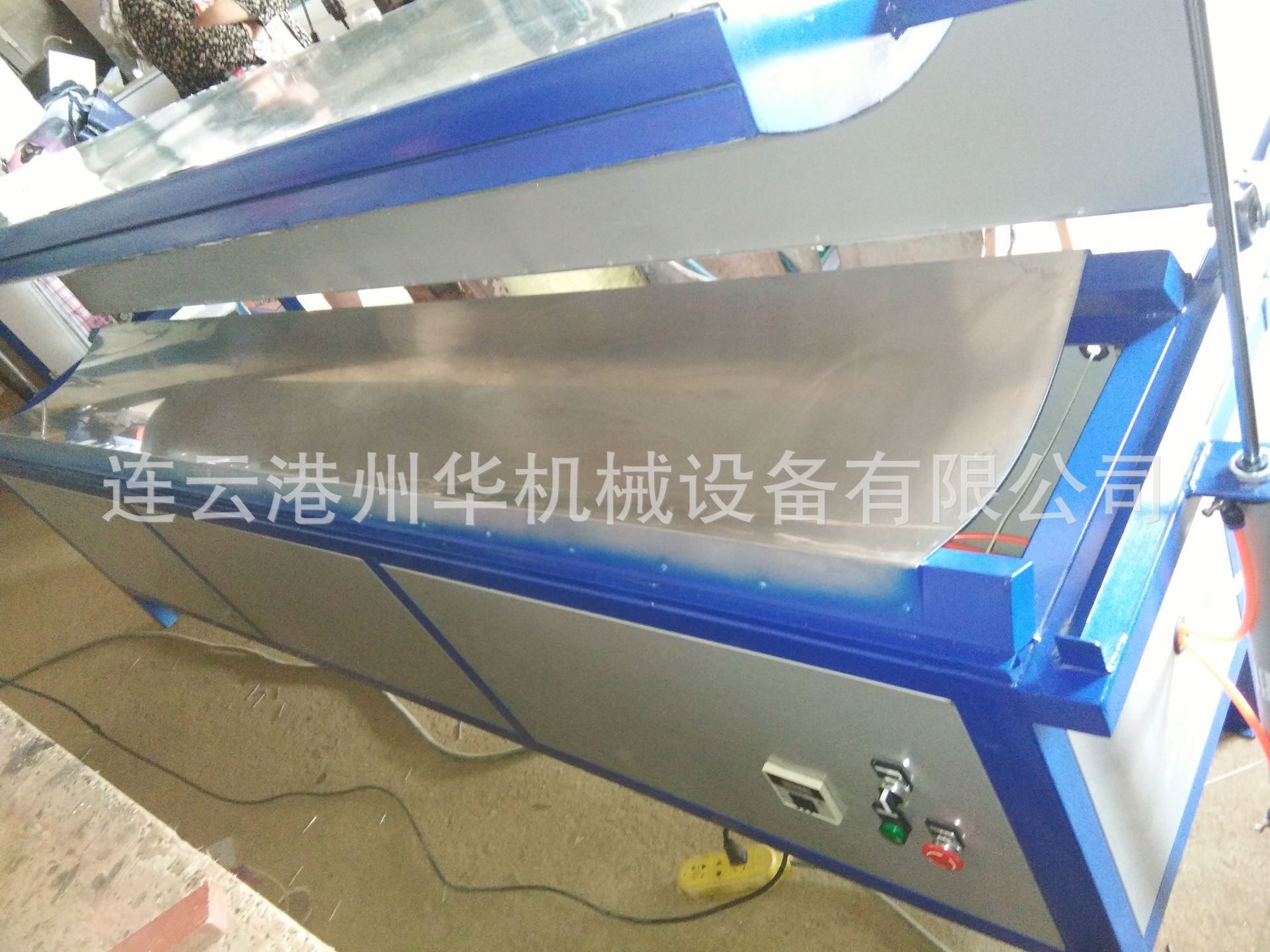 供应连云港州华机械设备pvc发泡板圆弧带模具热弯机