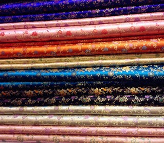 厂家直供90水草花尼龙织锦缎丝绸面料唐装旗袍坐垫抱枕丝绸布料|ru