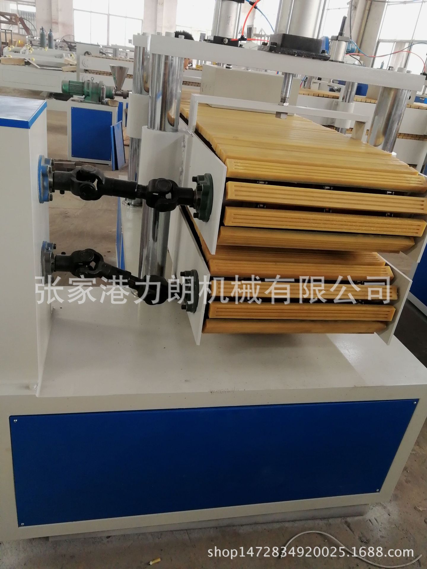 塑料板材牵引机管材型材牵引机 皮带式牵引机 鱼漂牵引机