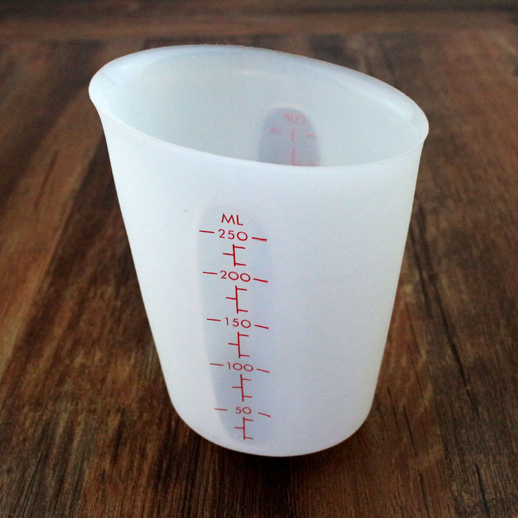 加厚铂金硅胶量杯软奶杯 烘焙软量杯打蛋清杯适合少量打发蛋白霜