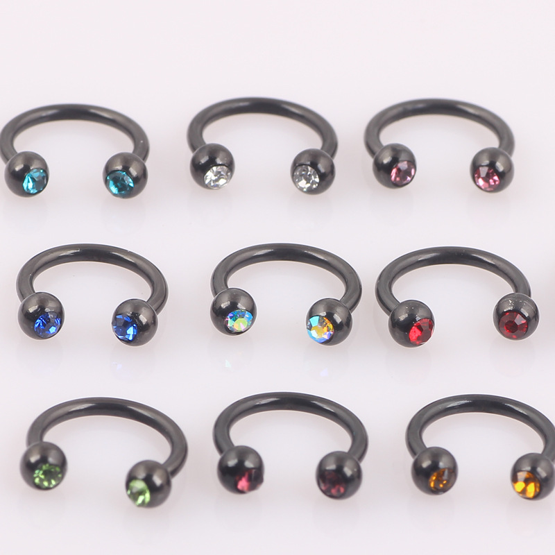16G labret stud size and finish detail