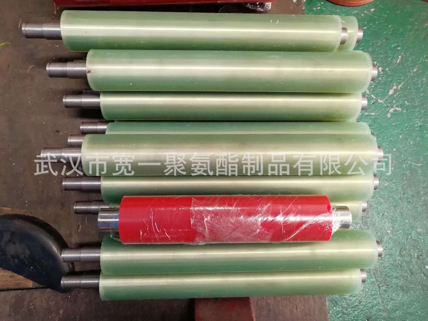 供应甘肃兰州输送设备用聚氨酯胶轮包胶，滚筒包胶