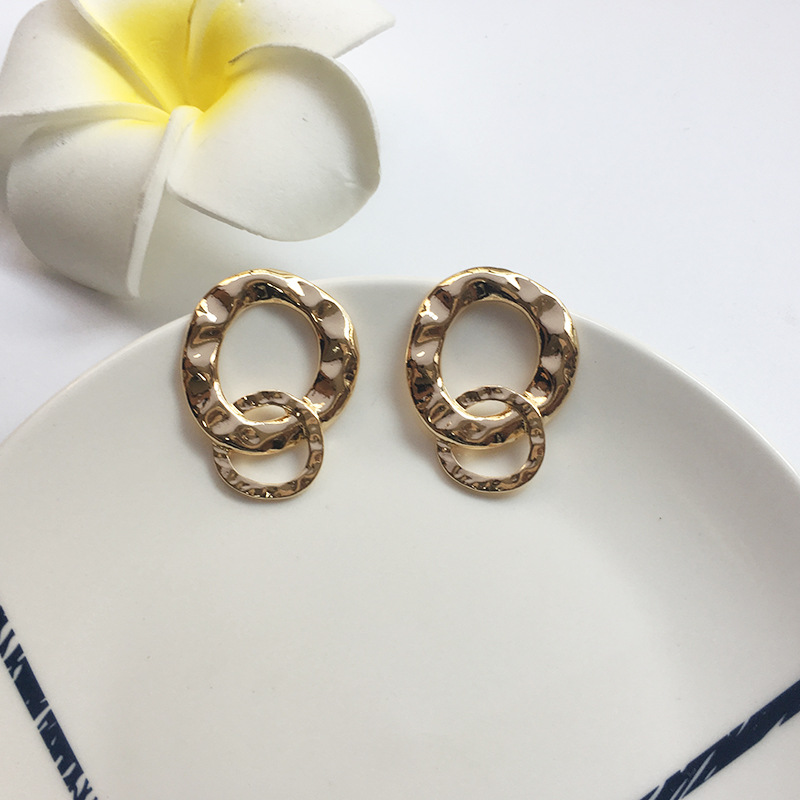 Simple Retro Circle Earrings display picture 3