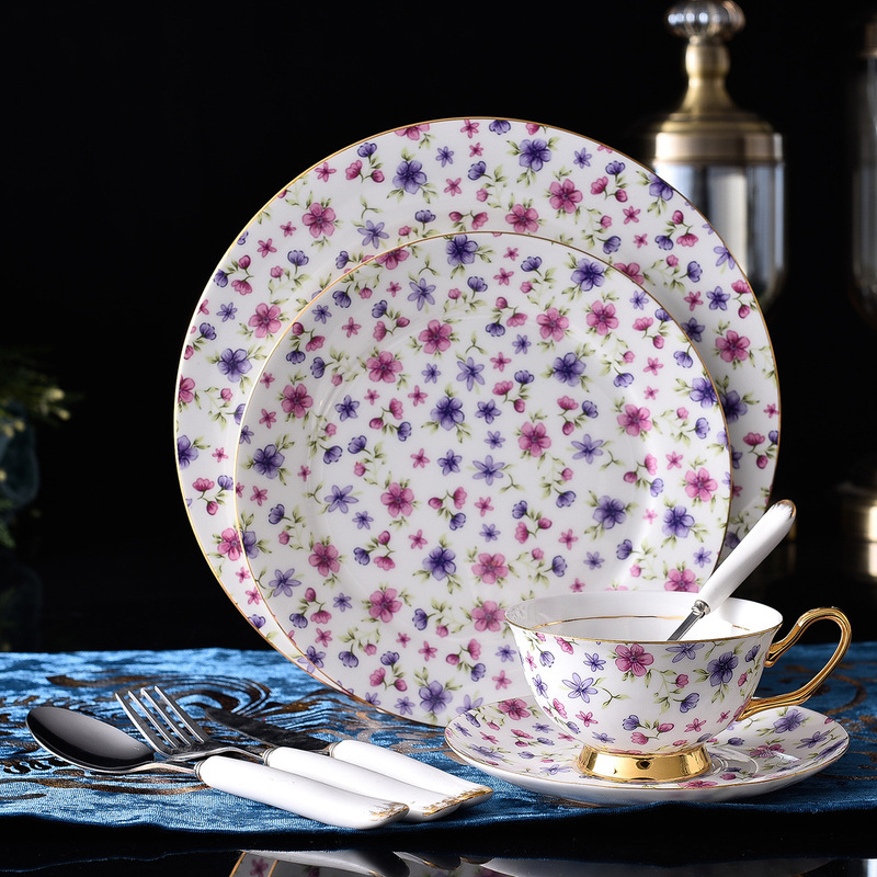 Wholesale 8 Head Bone China Western Tableware Couple Ceramic Dinner Plate Set Romantic Candlelight Dinner Knife, Fork and Spoon