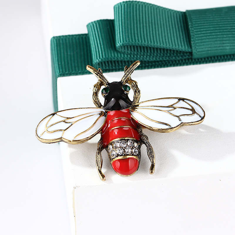 Tendance de la mode japonaise et coréenne tempérament atmosphère personnalité créative dessin animé mignon petite broche abeille accessoires_voghion.com