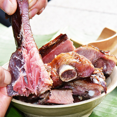 四川特产烟熏腊排骨农家土猪腊肉 厂家直销烟熏腊肉腊精排骨500克