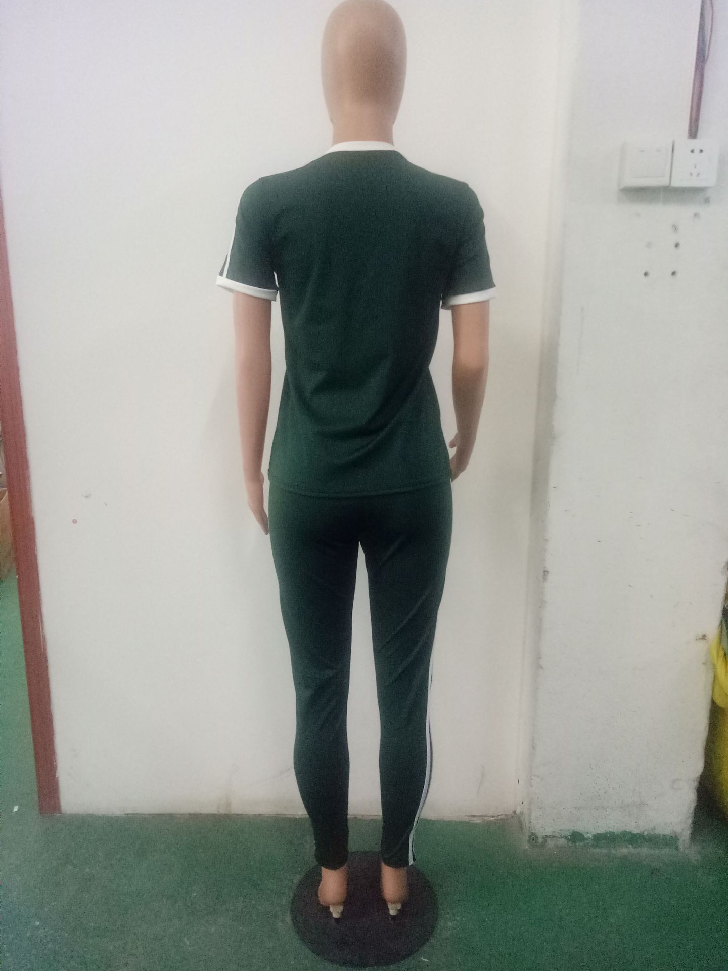 Costume femme en Zigonny - Ref 3334013 Image 14