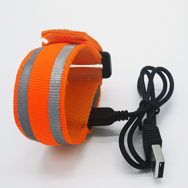 Retroreflective flashing bracelet