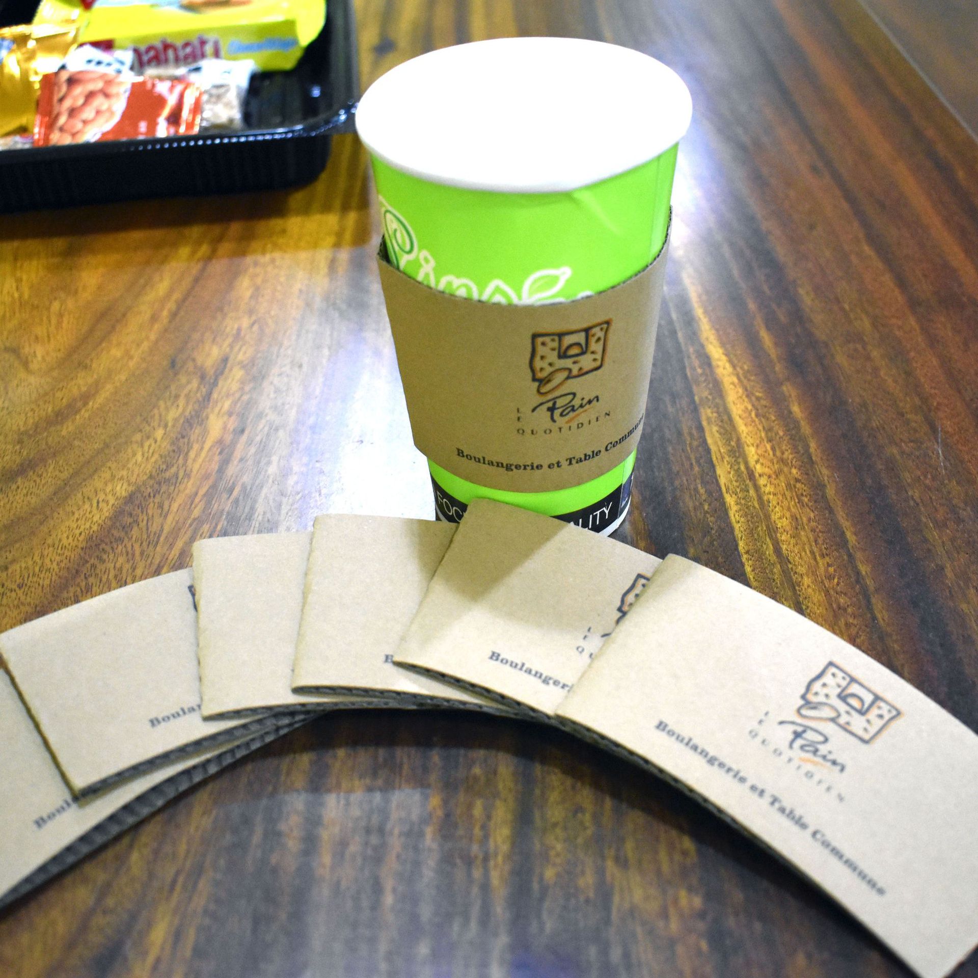 Promotion Manufactor 90 caliber disposable Kraft paper Coffee cup set Cup sleeve heat insulation Anti scald thickening Corrugated paper