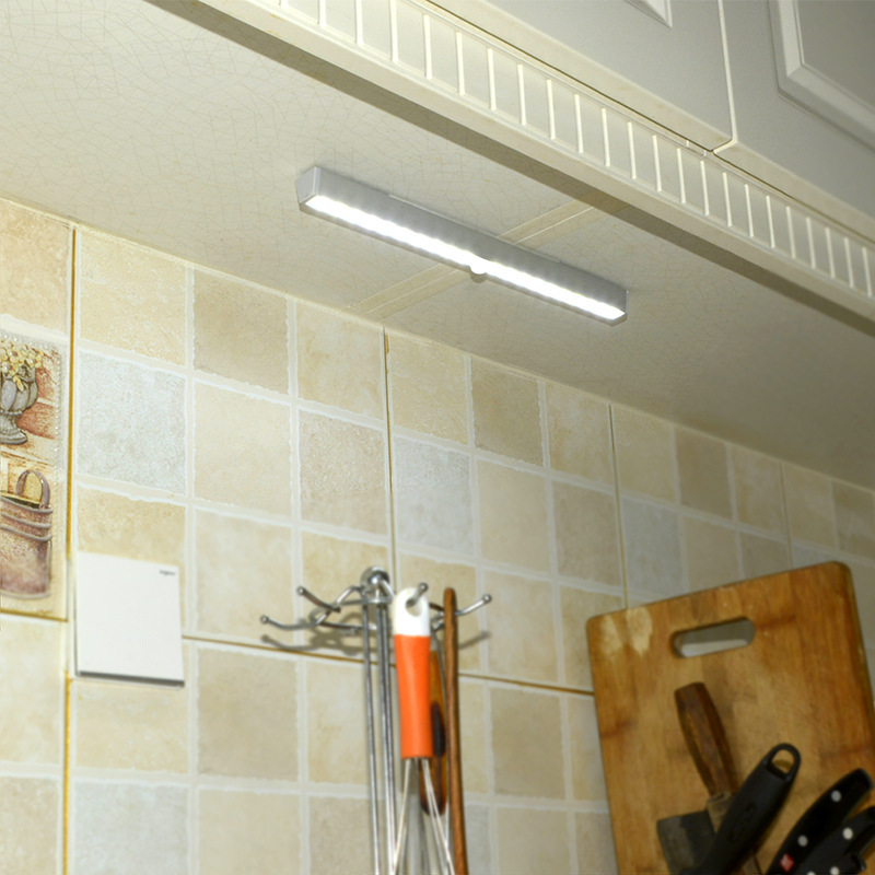 源头工厂20led人体感应灯磁吸免布线usb充电人体感应橱柜衣柜灯