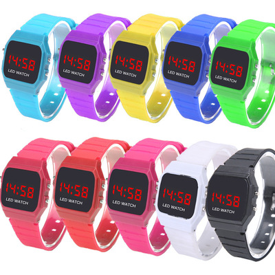 现货批发LED新款F-91w运动休闲时尚儿童学生超薄夜光电子手表