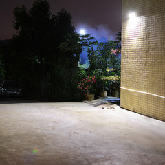 Solar-powered outdoor courtyard lighting with sensing LED wall lamp, aluminum alloy casing, high brightness, factory direct supply