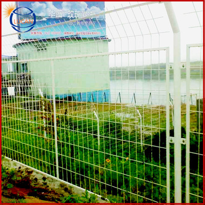 定做直销陆灿渔塘防护网白色网片立柱框架护栏网纯白边框围栏网