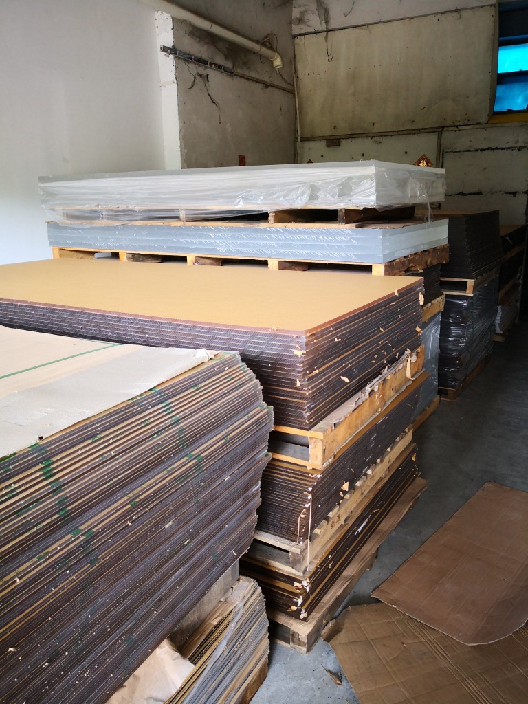 7MM*1220*2440 亚克力颜色透明板磨砂板迷你字广告灯箱厂家直销