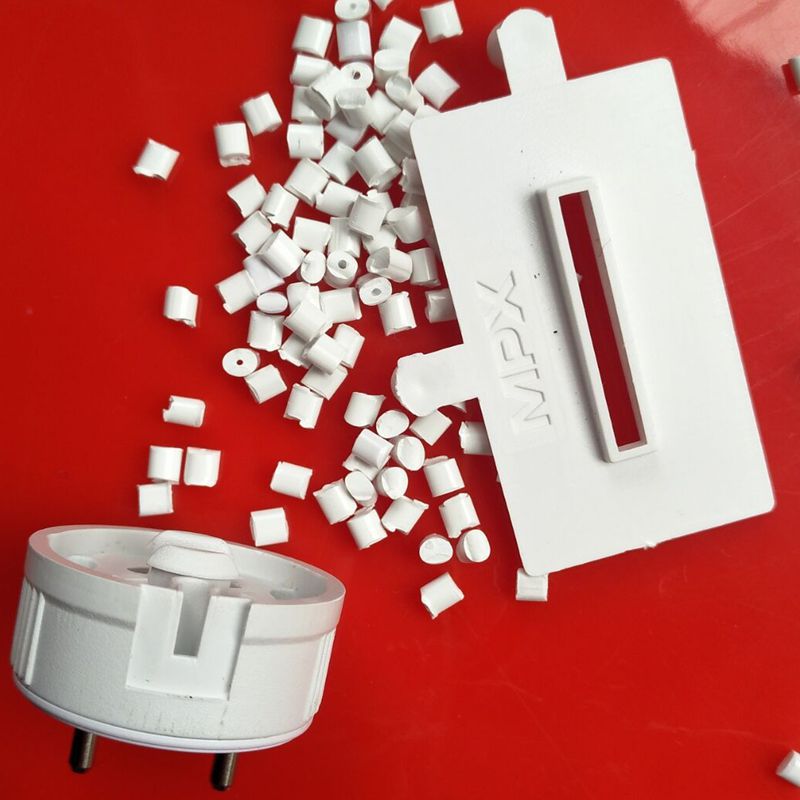 瓷白遮光ABS镭雕原料 白雕黑 高光泽 遮光ABS灯具充电器外壳塑料